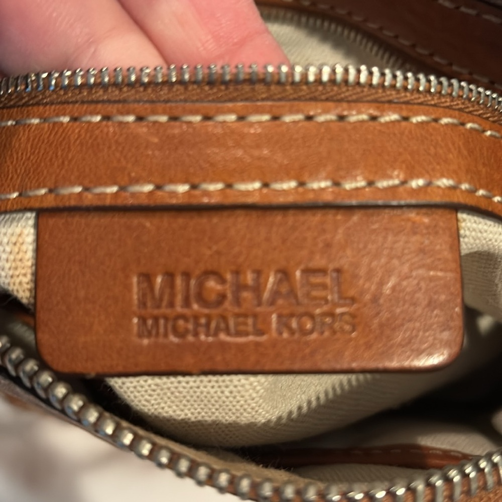 Micheal Kors handbag - Picture 3 of 4